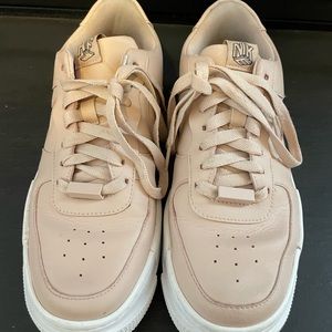 NIKE Air Force 1 “Pixel” in blush pink